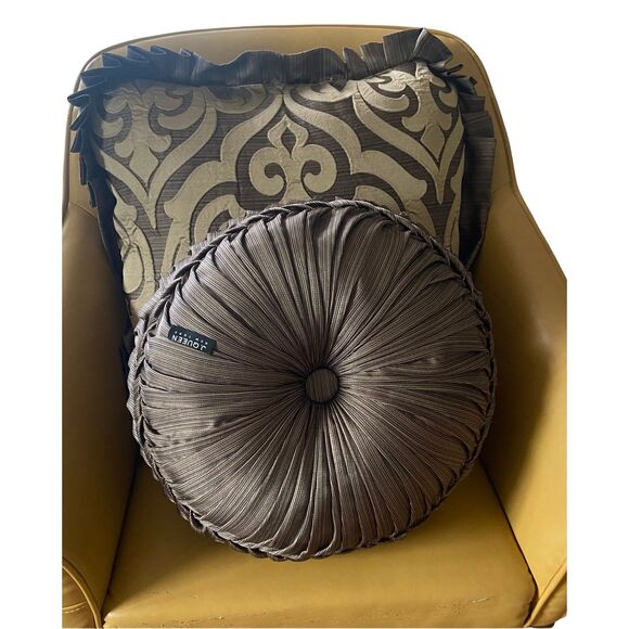 J Queen New York Throw Pillow Pair Tufted Round & Ruffled Square Gold Tan - Picture 2 of 6
